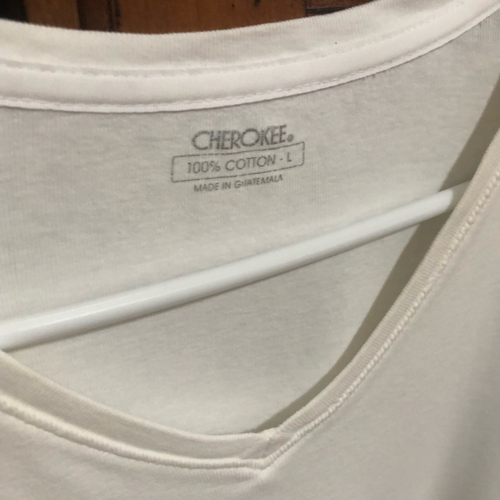 2️⃣ Women’s Long Sleeved 🤍 White Tee Shirts - V-Neck and Crew Neck - Size L - Picture 10 of 10